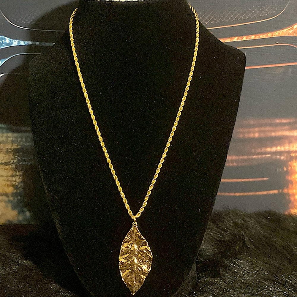Leaf necklace